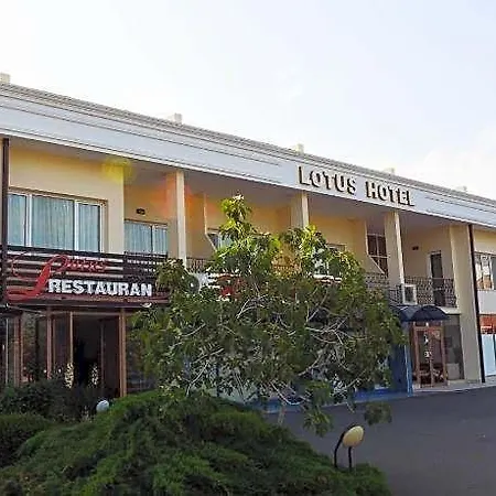 Lotus Family - Free Parking Hotel